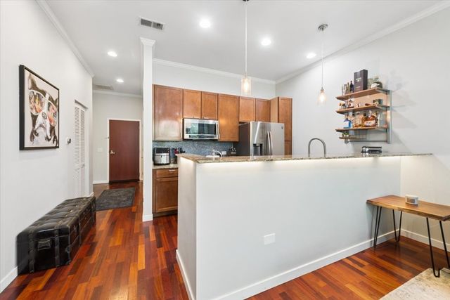 3920 N SHERIDAN Road 311, Chicago, IL 60613