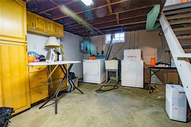 2276 Hill St, South Heights, PA 15081