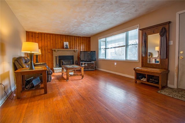 2276 Hill St, South Heights, PA 15081