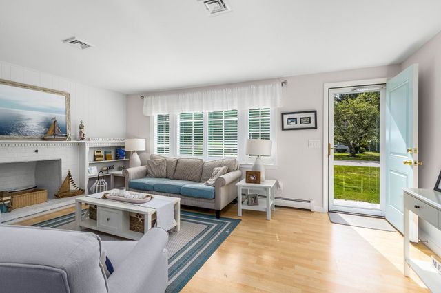 86 Mooring Dr, Barnstable, MA 02635