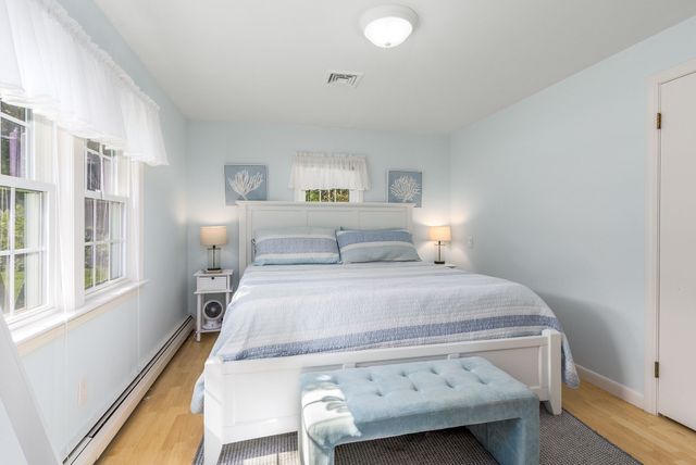 86 Mooring Dr, Barnstable, MA 02635