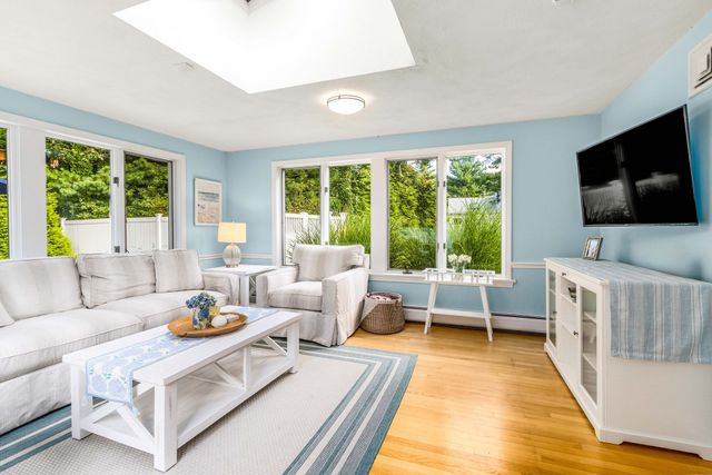 86 Mooring Dr, Barnstable, MA 02635