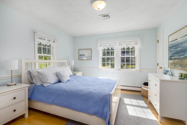 86 Mooring Dr, Barnstable, MA 02635