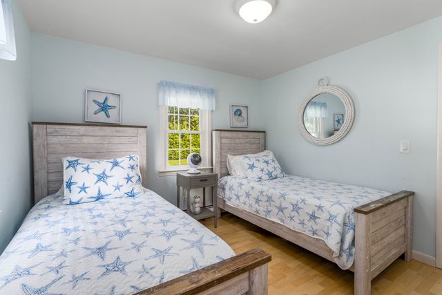 86 Mooring Dr, Barnstable, MA 02635