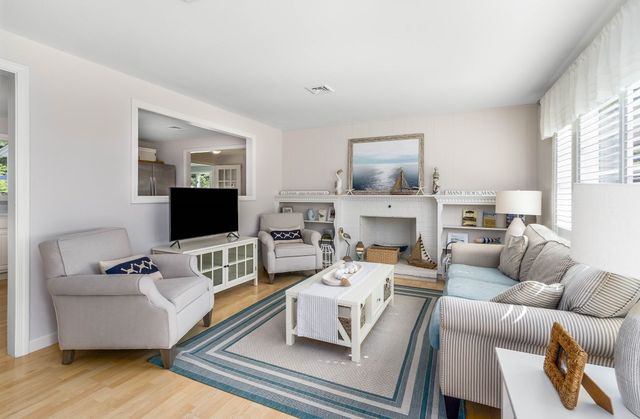 86 Mooring Dr, Barnstable, MA 02635
