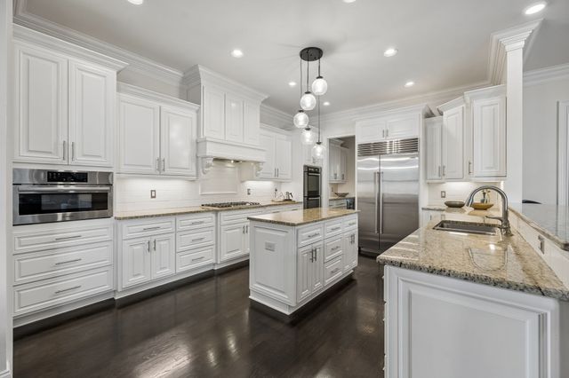 1040 Falling Leaf Cir, Brentwood, TN 37027