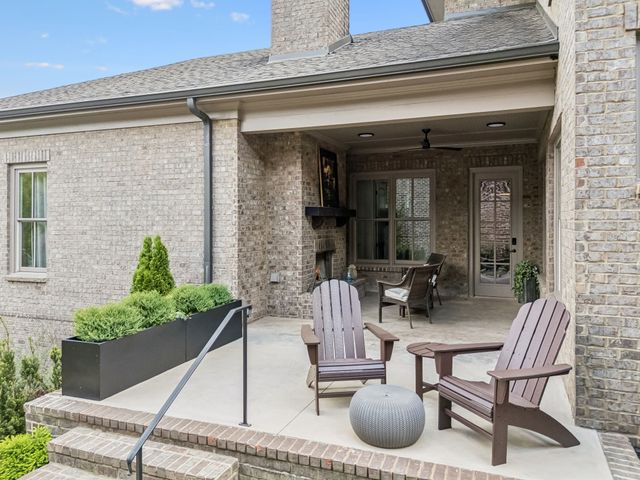 1040 Falling Leaf Cir, Brentwood, TN 37027