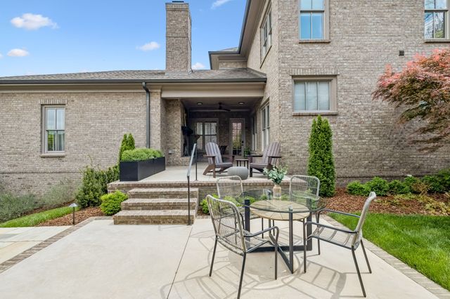 1040 Falling Leaf Cir, Brentwood, TN 37027