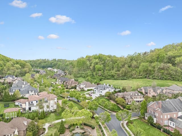1040 Falling Leaf Cir, Brentwood, TN 37027
