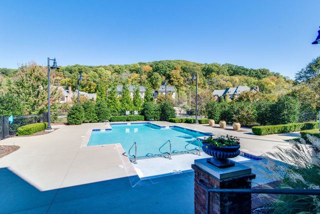 1040 Falling Leaf Cir, Brentwood, TN 37027