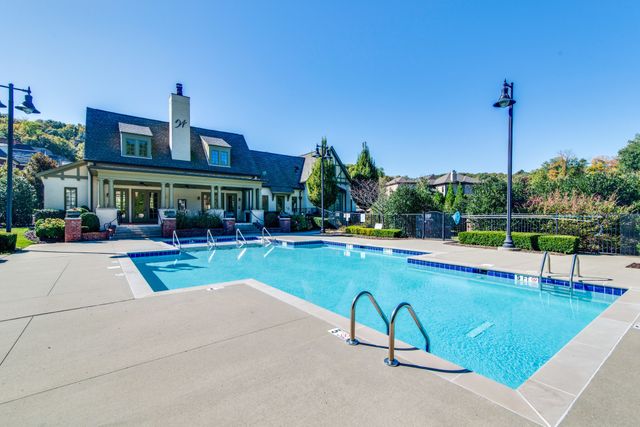 1040 Falling Leaf Cir, Brentwood, TN 37027