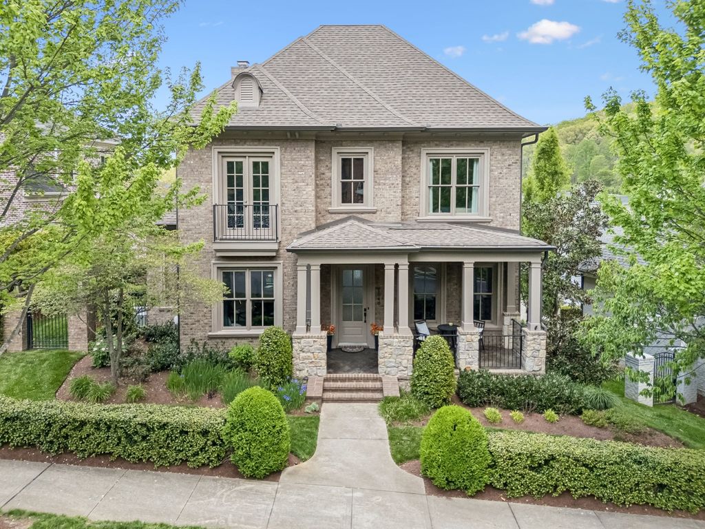 1040 Falling Leaf Cir, Brentwood, TN 37027