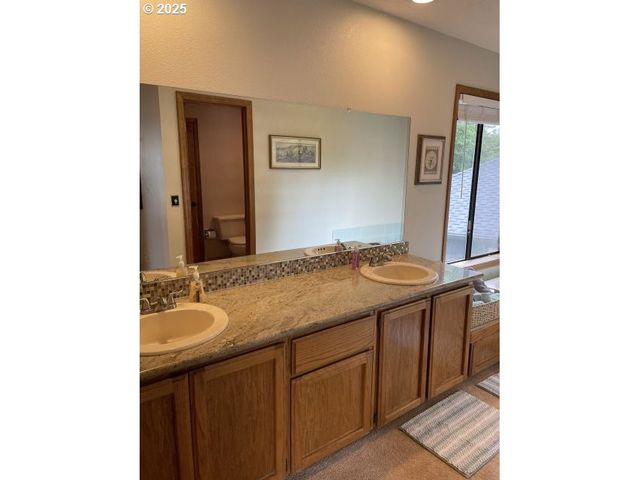 6692 Sw 162ND Dr, Beaverton, OR 97007