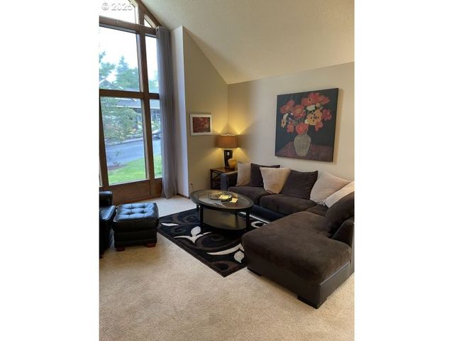 6692 Sw 162ND Dr, Beaverton, OR 97007