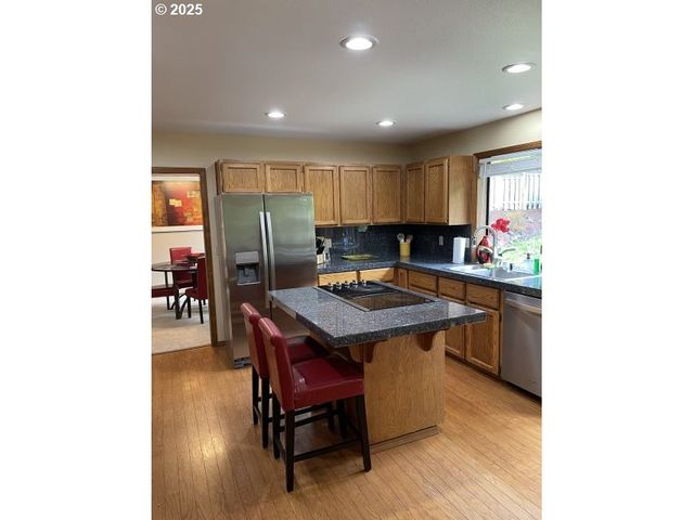 6692 Sw 162ND Dr, Beaverton, OR 97007