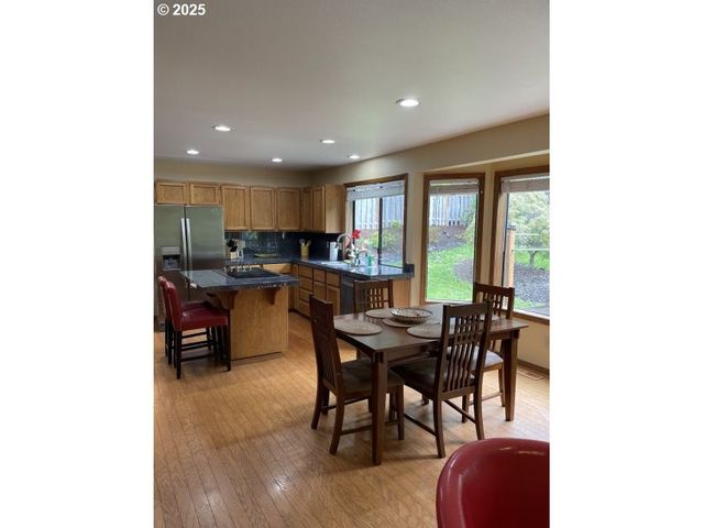 6692 Sw 162ND Dr, Beaverton, OR 97007