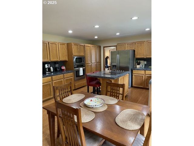 6692 Sw 162ND Dr, Beaverton, OR 97007