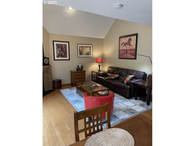 6692 Sw 162ND Dr, Beaverton, OR 97007