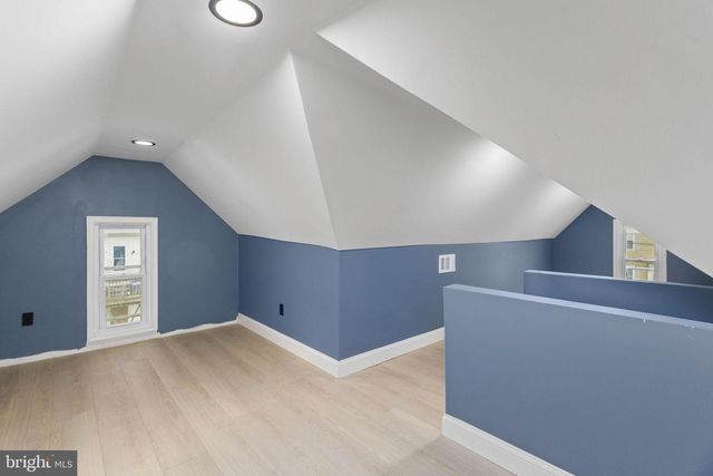 110 W BROAD ST, Paulsboro, NJ 08066