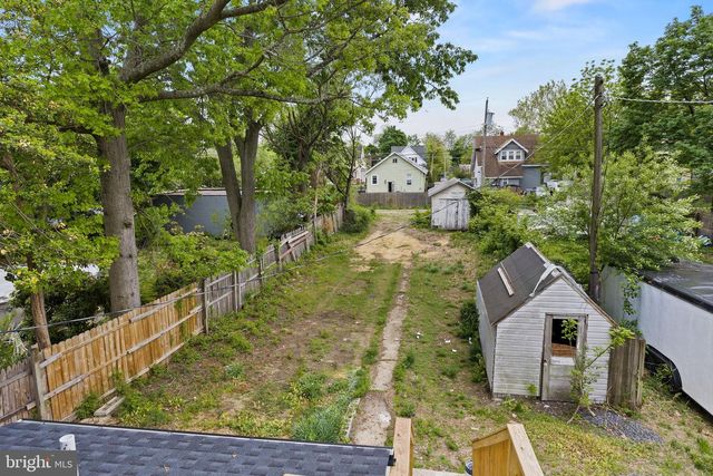 110 W BROAD ST, Paulsboro, NJ 08066