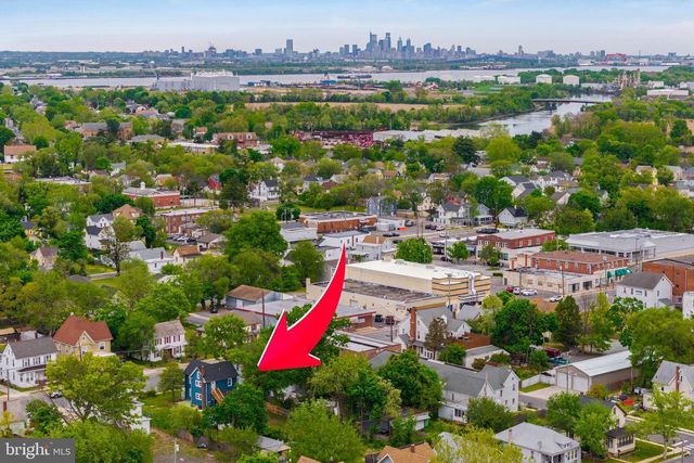 110 W BROAD ST, Paulsboro, NJ 08066