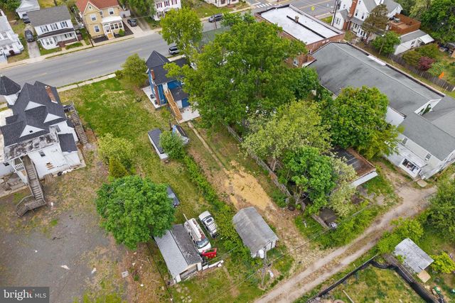 110 W BROAD ST, Paulsboro, NJ 08066