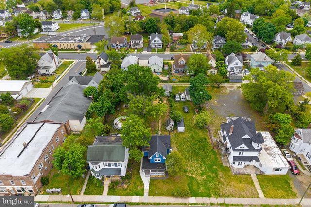 110 W BROAD ST, Paulsboro, NJ 08066
