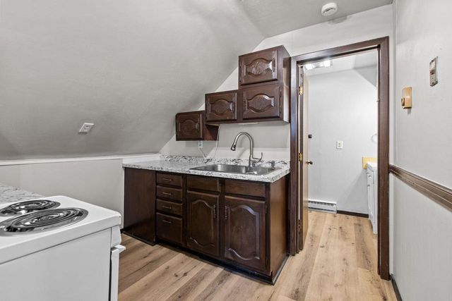 1903 E APPLE CREEK ROAD, Appleton, WI 54913