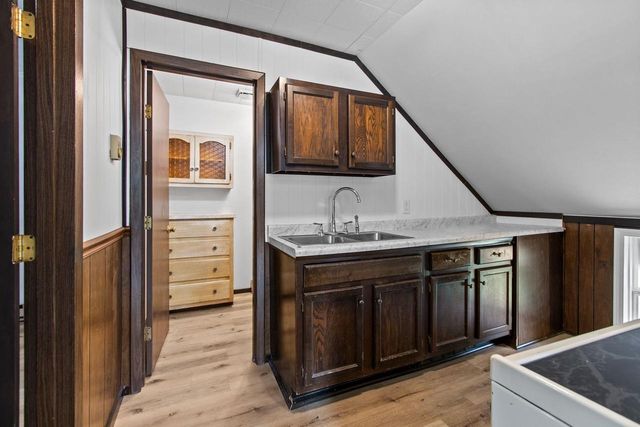 1903 E APPLE CREEK ROAD, Appleton, WI 54913