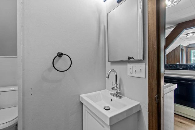 1903 E APPLE CREEK ROAD, Appleton, WI 54913