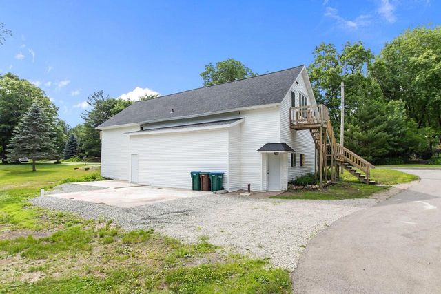 1903 E APPLE CREEK ROAD, Appleton, WI 54913