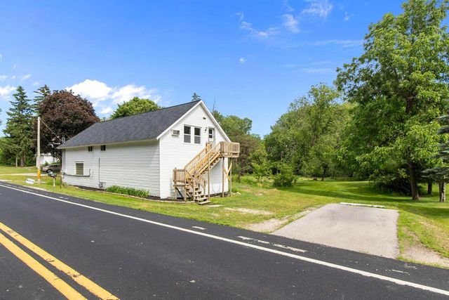 1903 E APPLE CREEK ROAD, Appleton, WI 54913