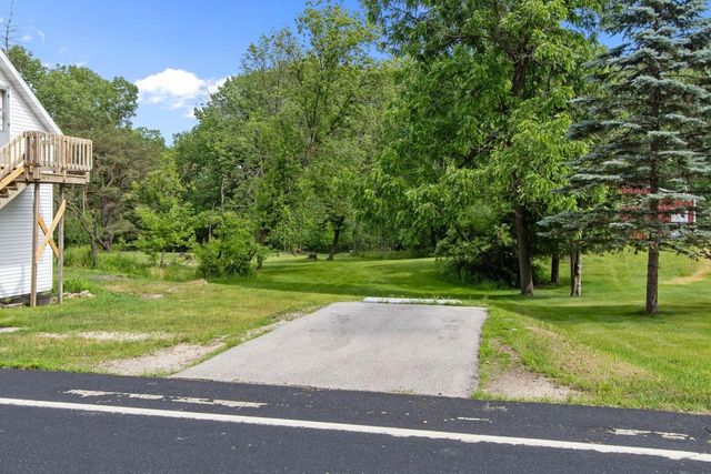 1903 E APPLE CREEK ROAD, Appleton, WI 54913