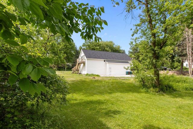 1903 E APPLE CREEK ROAD, Appleton, WI 54913