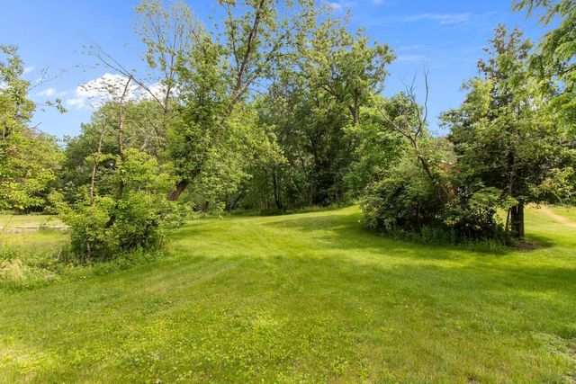 1903 E APPLE CREEK ROAD, Appleton, WI 54913