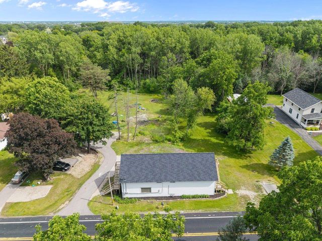 1903 E APPLE CREEK ROAD, Appleton, WI 54913