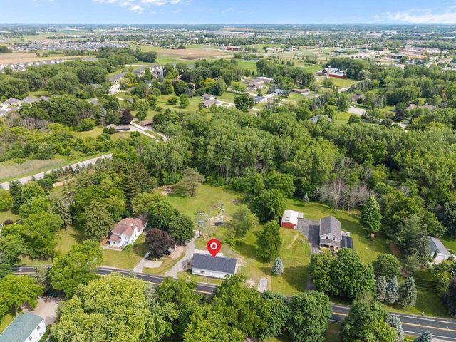 1903 E APPLE CREEK ROAD, Appleton, WI 54913