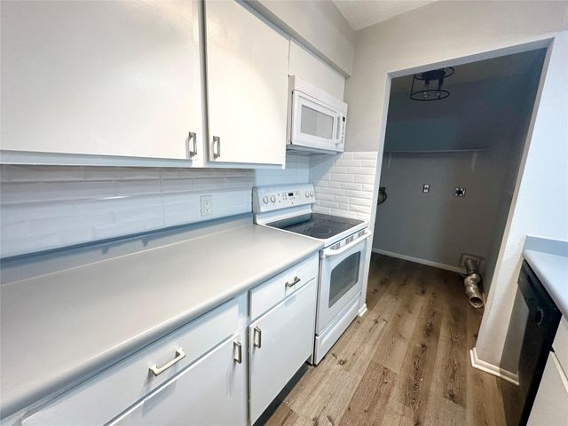 1900 Bay Area Boulevard 102, Houston, TX 77058