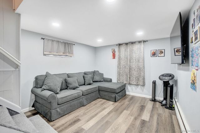 18 Cambridge Avenue, Bethpage, NY 11714