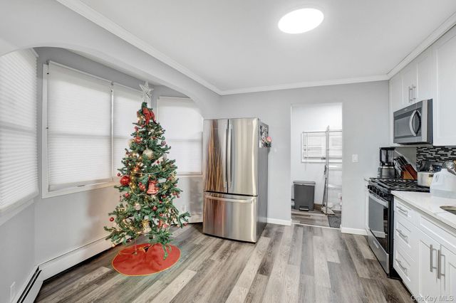 18 Cambridge Avenue, Bethpage, NY 11714