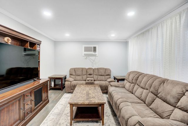 18 Cambridge Avenue, Bethpage, NY 11714