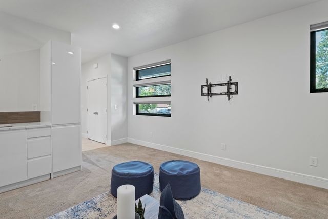 8928 E South Riverway Ave, Millwood, WA 99212