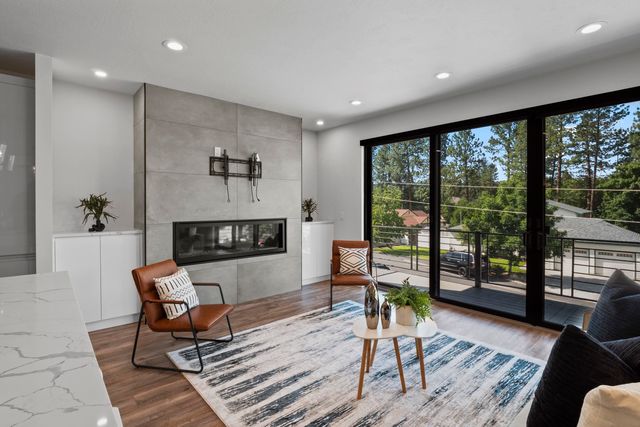 8928 E South Riverway Ave, Millwood, WA 99212