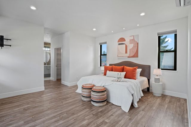 8928 E South Riverway Ave, Millwood, WA 99212