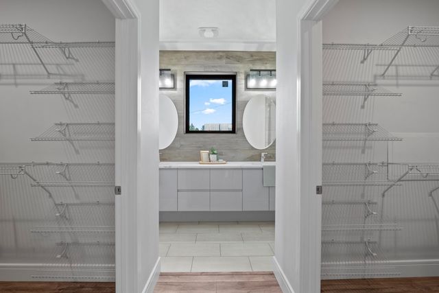 8928 E South Riverway Ave, Millwood, WA 99212