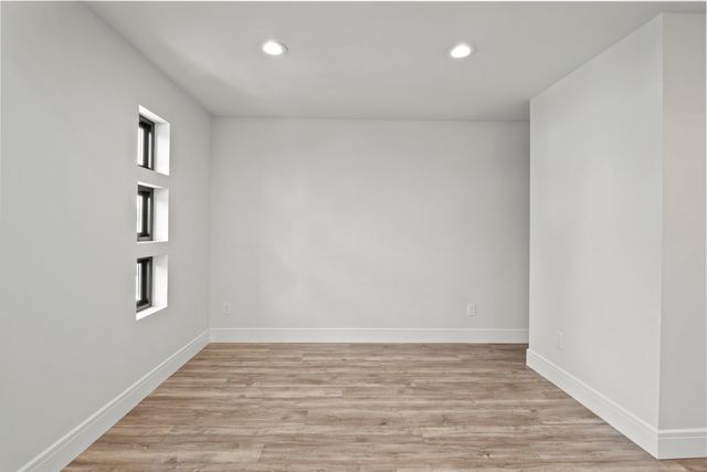 8928 E South Riverway Ave, Millwood, WA 99212