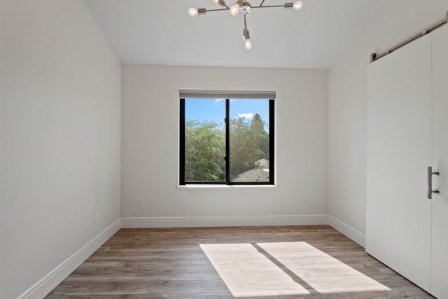 8928 E South Riverway Ave, Millwood, WA 99212