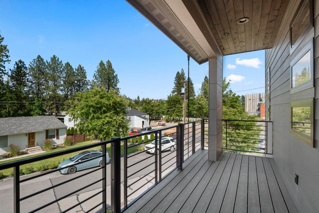 8928 E South Riverway Ave, Millwood, WA 99212