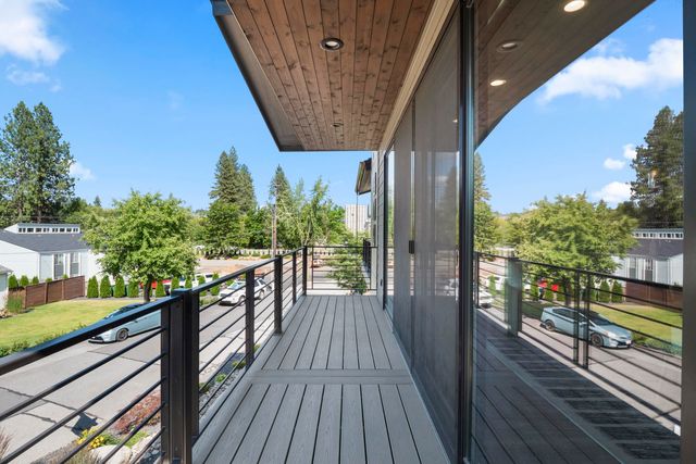 8928 E South Riverway Ave, Millwood, WA 99212