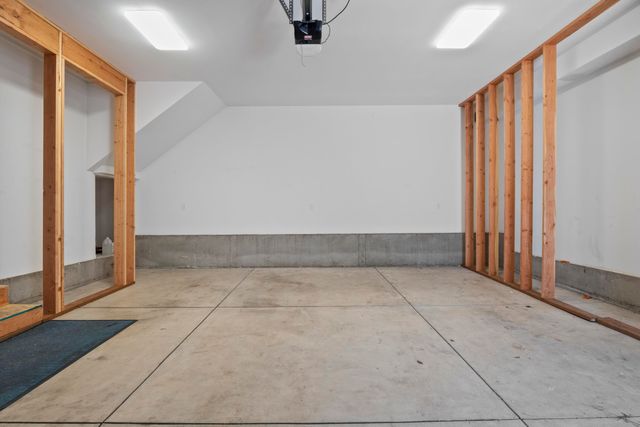 8928 E South Riverway Ave, Millwood, WA 99212